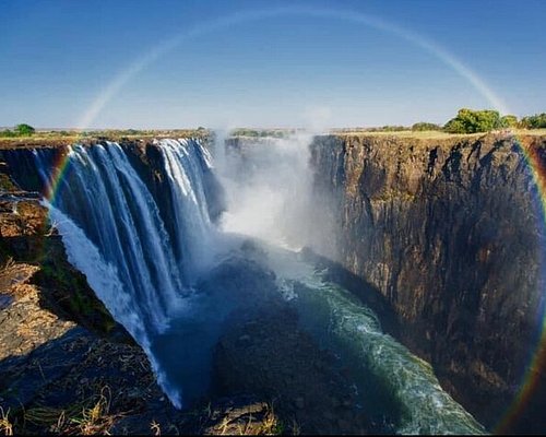 Exploring the Wonders of South Africa: Amazing Victoria Falls Tour Packages